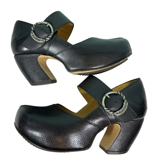 John Fluevog Black Leather Mary Jane Heels - Picture 6 of 13